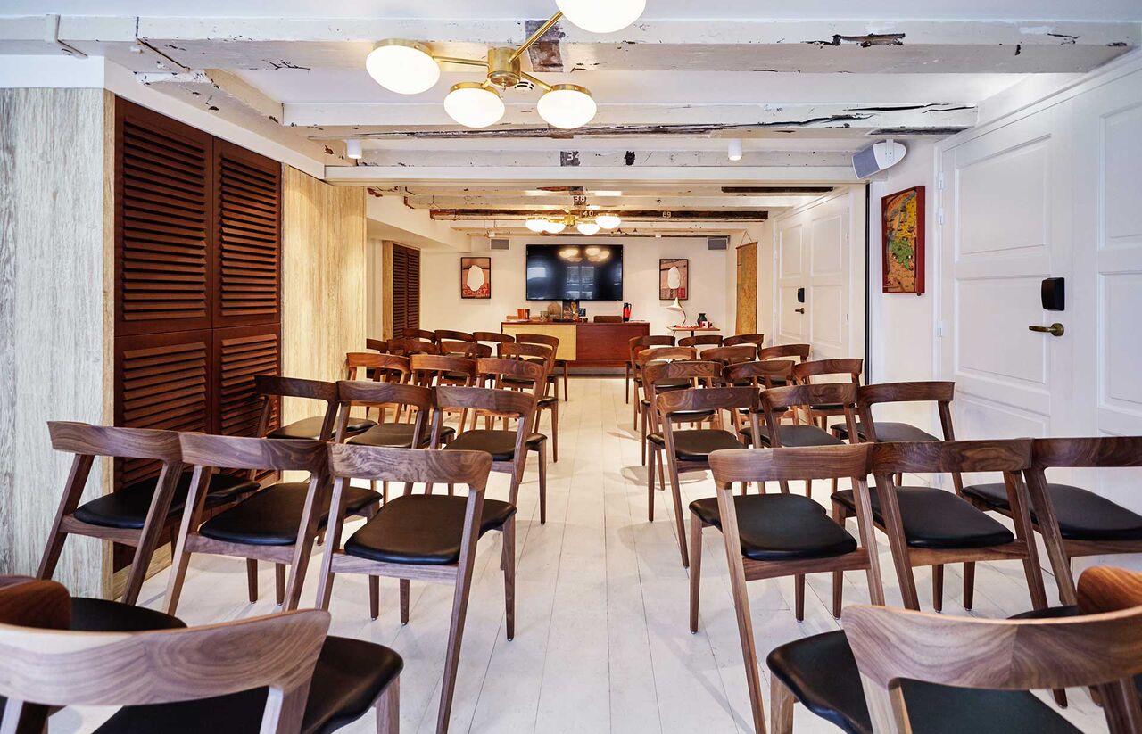 The Games & Playroom is the room for you to get those creative juices flowing again. Up to 35 delegates in Theatre style, or 18 in Boardroom style will squeeze in here.